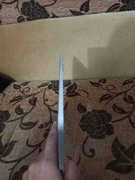 سلام عليكم يوجد ايباد 11برو جهاز جديد نسبه بطاريه 91 كلشي شغال بي هذا خط يروح ويرجع فيس ايدي شغال كلشي شغال مابي اي خلل ذكرة 256مكاني بابل مسيب كل غراضه موجودة سعر 650بي مجال قليل هذا رقمي ***********
