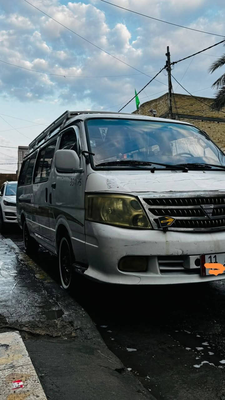 السلام عليكم
للبيع بدون مراوس 
بدون اقصاط ولا وعدة 
السيارة حرة تحويل مباشر بأسمي من 2009
رقم وسنوية بغداد جديد
معفية من الظريبة ومصفرة هيئة وغرامات 
شرط ابيع تحويل لا غير 
موديلها2009 
مكينة كير بلادي كلة جديد كلج جديد 
تايرات جديد صدر جديد
بدون صبغ وظربة مكفولة 
١٤ راكب 
مكاني بغداد الكرخ حي التراث 
 ***********
