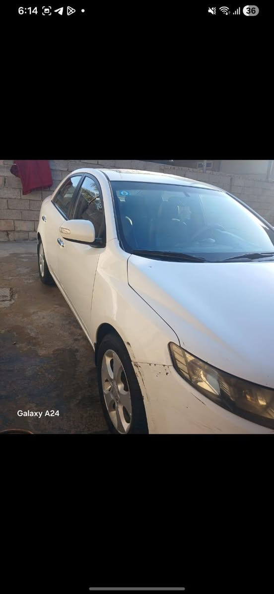 السلام عليكم للبيع سيراتو موديل 2009 محرك 1600 دوش رقم بغداد تحويل مباشر المواصفات فتحه سقف تحكم ستيرن حساسات خلفيه بيها قطعتين المكان بغداد السعر 88 وبيها مجال رقم الهاتف ***********
