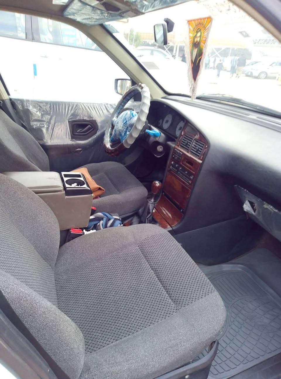 سلام عليكم بيجو باص 14مديل رقم قادسيه نكليزي مكفوله من ضربه وصبغ  بارد بالبنيد شويه ولباقي مكفول  عنواني نجف شارع المطار وات ساب أو تصال ع رقم هذا//55 بيها مجال *********** بيع مستعجل
