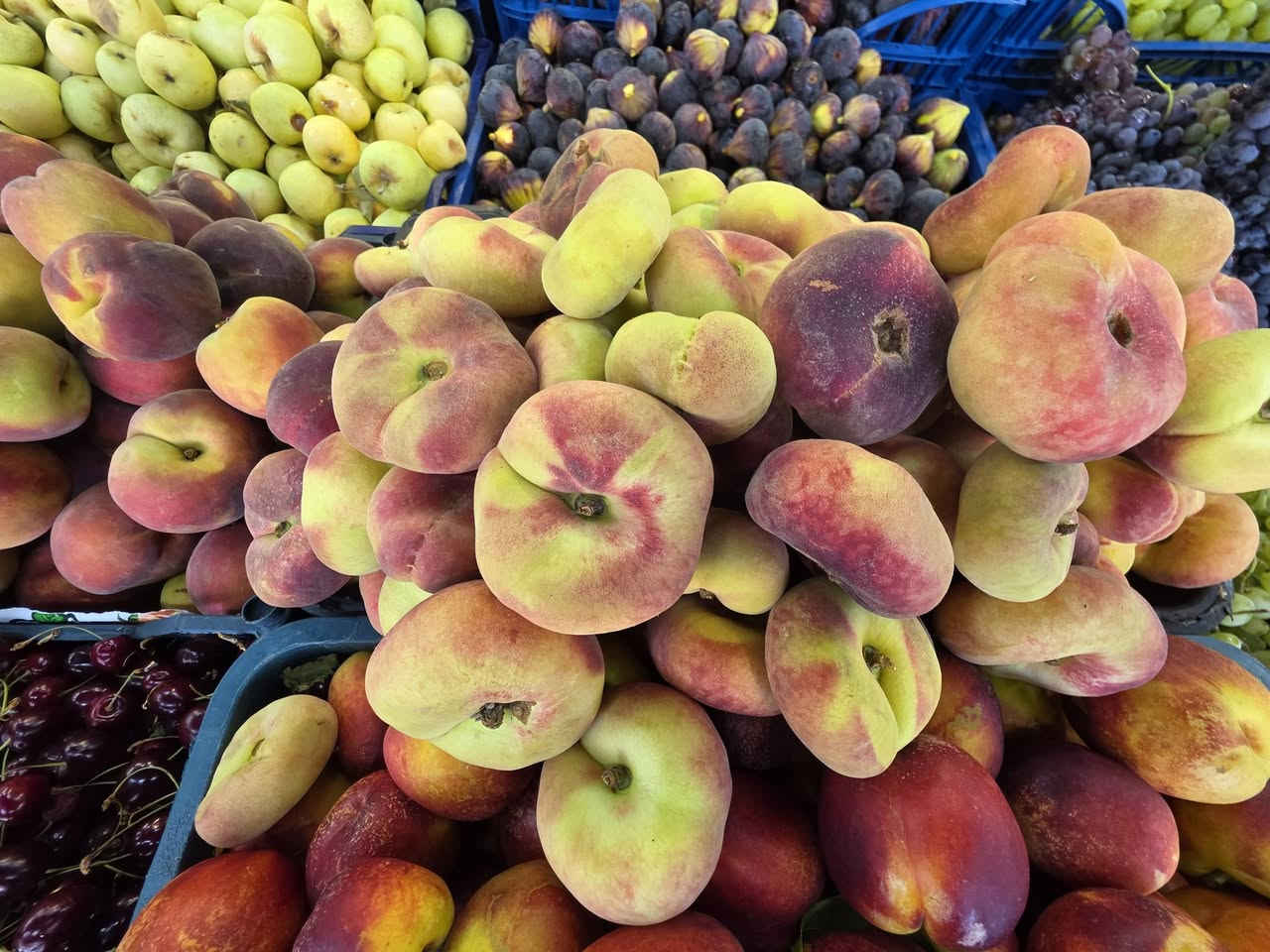 🌿🍎 كل ما تحتاجونه متوفر لدى بيت الفواكه 🍇🥭
أجود أنواع الفواكه والخضروات الطازجة، بأسعار مناسبة وجودة عالية.
🚚 خدمة التوصيل متوفرة 📞 ***********
بيت الفواكه... الجودة التي تستحقونها، والخدمة التي ترضيكم.
