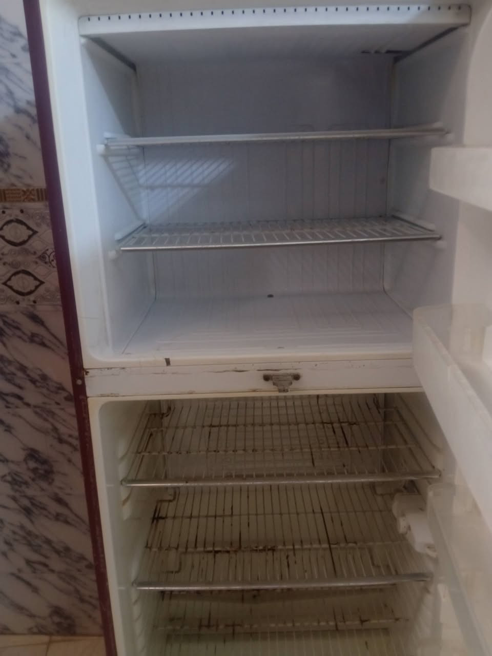 ثلاجه للبيع تجميد الفرزر فول بس جوه بس بروده غطاس للبيع


**إذا كنت صاحب هذا الإعلان وتريد حذفه لأي سبب، رجاءا أرسل رسالة إلى الدعم الفني**