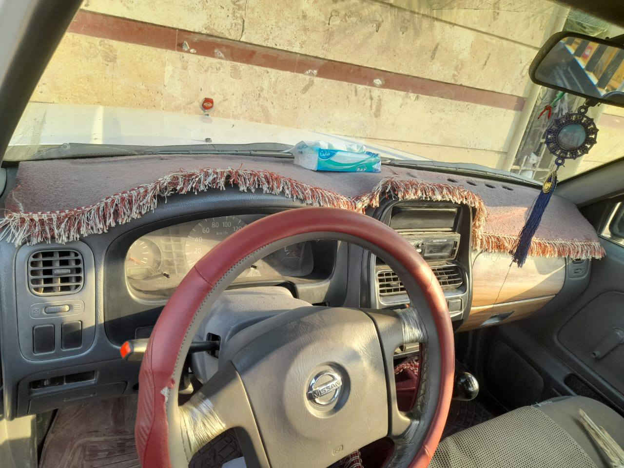 السلام عليكم ورحمة وبركاته سياره بيكم نيسان للبيع2002مكفوله كفاله عامه حداديه تخم تاير تبريد تدفئه كهربائية السعر 95وبيه مجال الستفسار اتصل ***********
