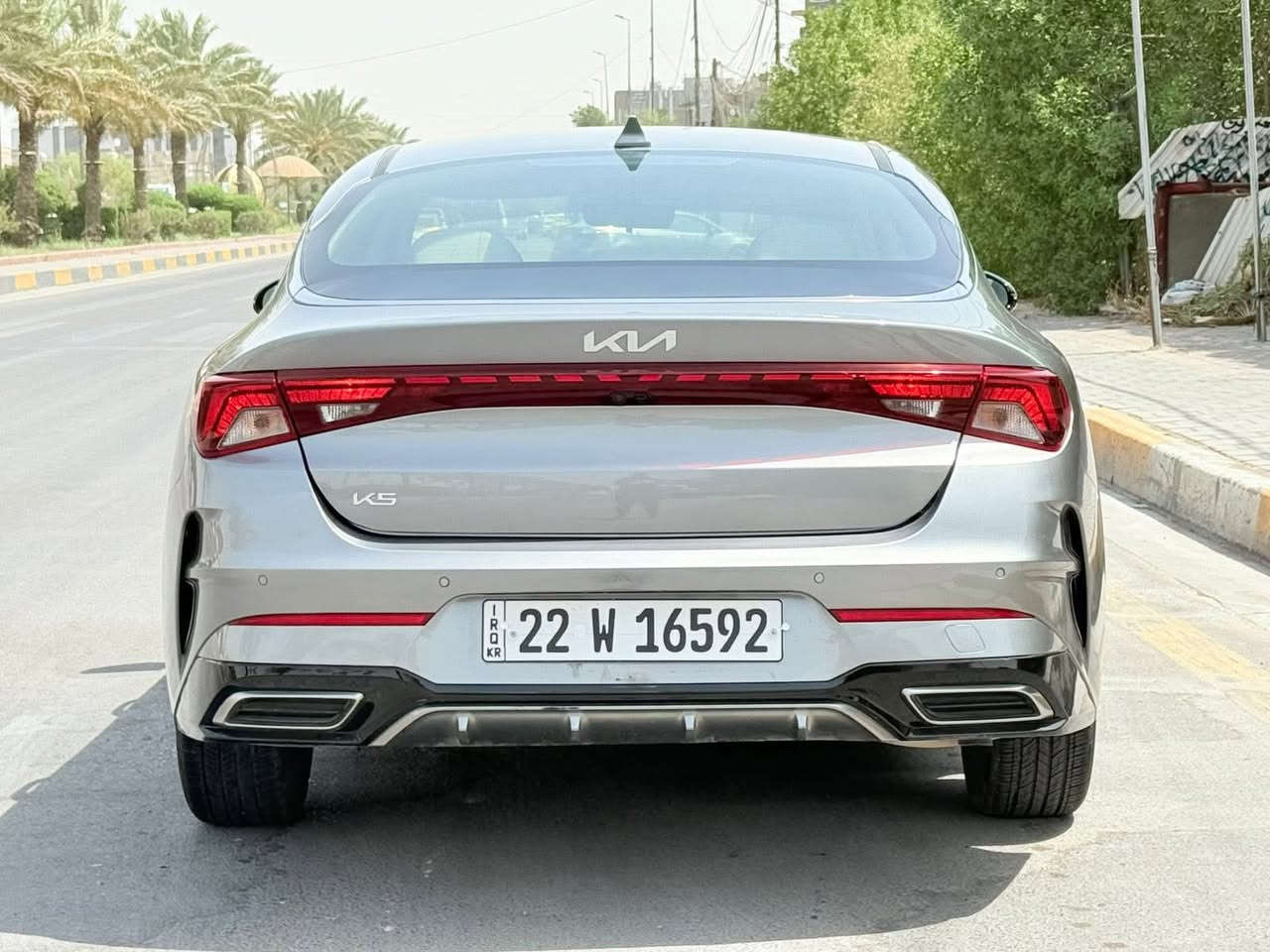 السلام عليكم  للبيع فقط ١٨٥ $   مكان السيارة كربلاء 
 ***********
كي فايف خليجيه ٢٠٢٣ محرك ٢٥٠٠  ماشيه ٤٣  شاشه كبيرة تحكم ستيرن  مودات قيادة وباقي المواصفات المعروفه 
بيها صبغ باب وجاملغ خلف الصدر فقط صبغ بدون قطرة معجون اثر شخوط والسونار موجود بالمنشور
