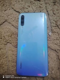 جهاز هواوي Y9s نضيف على الشركة ما مفتوح ابد شاشه بلاديه وبطاريه مكفول ...