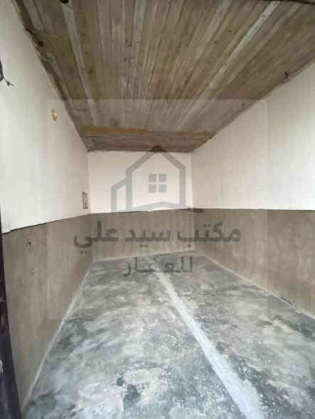 للايجار  100م
السعر  ٢٠٠ الف
العنوان حي النداء قرب موقف الكيات 
يحتوي على
(غرفه واستقبال ومطبخ وصاله وصحيات) 
(ماطور..خزان..سخان. وخط مولده)
للتواصل 
***********
