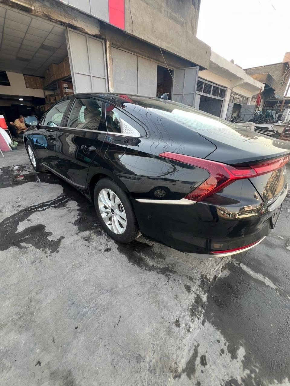 � للبيع Kia K8 وارد كوري 2024 🚘
• محرك 4 سلندر اقتصادي + كير أوتوماتيك 🔄

 • بصمة تشغيل + دخول ذكي 🔑

 • مثبت سرعة ⚡ / شاشة وسطية + كامرة خلفية 🎥

 • كشنات جلد كهربائية (تدفئة + تبريد) 🪑

 • LED + سنسرات + أندرويد وأبل كاربلاي 📱

•فول للأخير بدون بانوراما 

📌 جديدة، ماشية 15 ألف فقط ⏱️

📌 حادث جاملغ، تبديل قطعة أصلية نفس اللون 🎨

📌 بدون رقم – فوال لاخير عدا البانوراما 👌

💰 السعر : 220$ قابل للنقاش

📞 ***********
