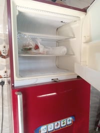 ثلاجه حجم جبير ثلاجه اخت جديده تجميد فول سعر 250 رقمي 07854019698