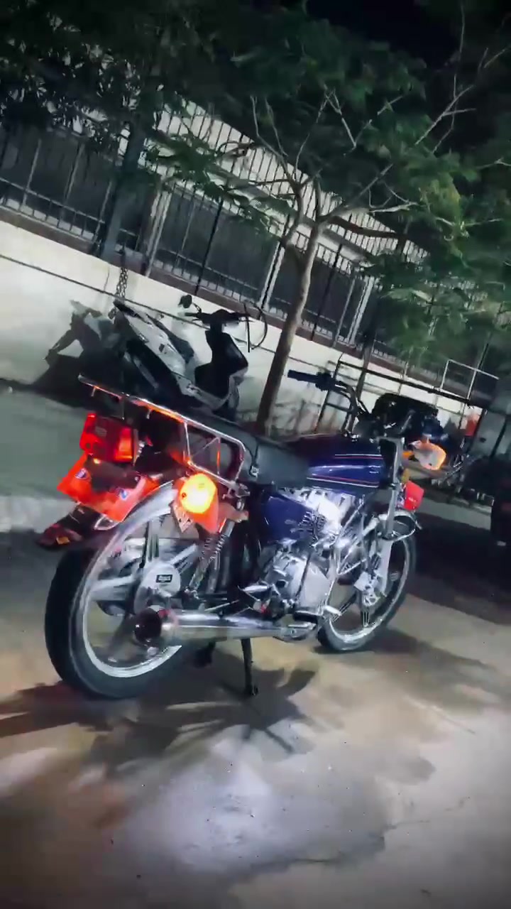 دايو اتنين موديل 24محلق25زيرو الزيرو كلها حاجه فيها زيرو المكنه وحش على الطريق وربنا وهات اى مكنيكى انت عايزها المكنه محلتش مسمار نهاى المكنه الله واكبر عليها سيبك من الفيديوهات وتعلى شوفها على الطبيعه المكنه فيها رخصه سنه مرور النزهه والمعاينة الشروق رقم التواصل 01146813218فون أو واتس


**إذا كنت صاحب هذا الإعلان وتريد حذفه لأي سبب، رجاءا أرسل رسالة إلى الدعم الفني**