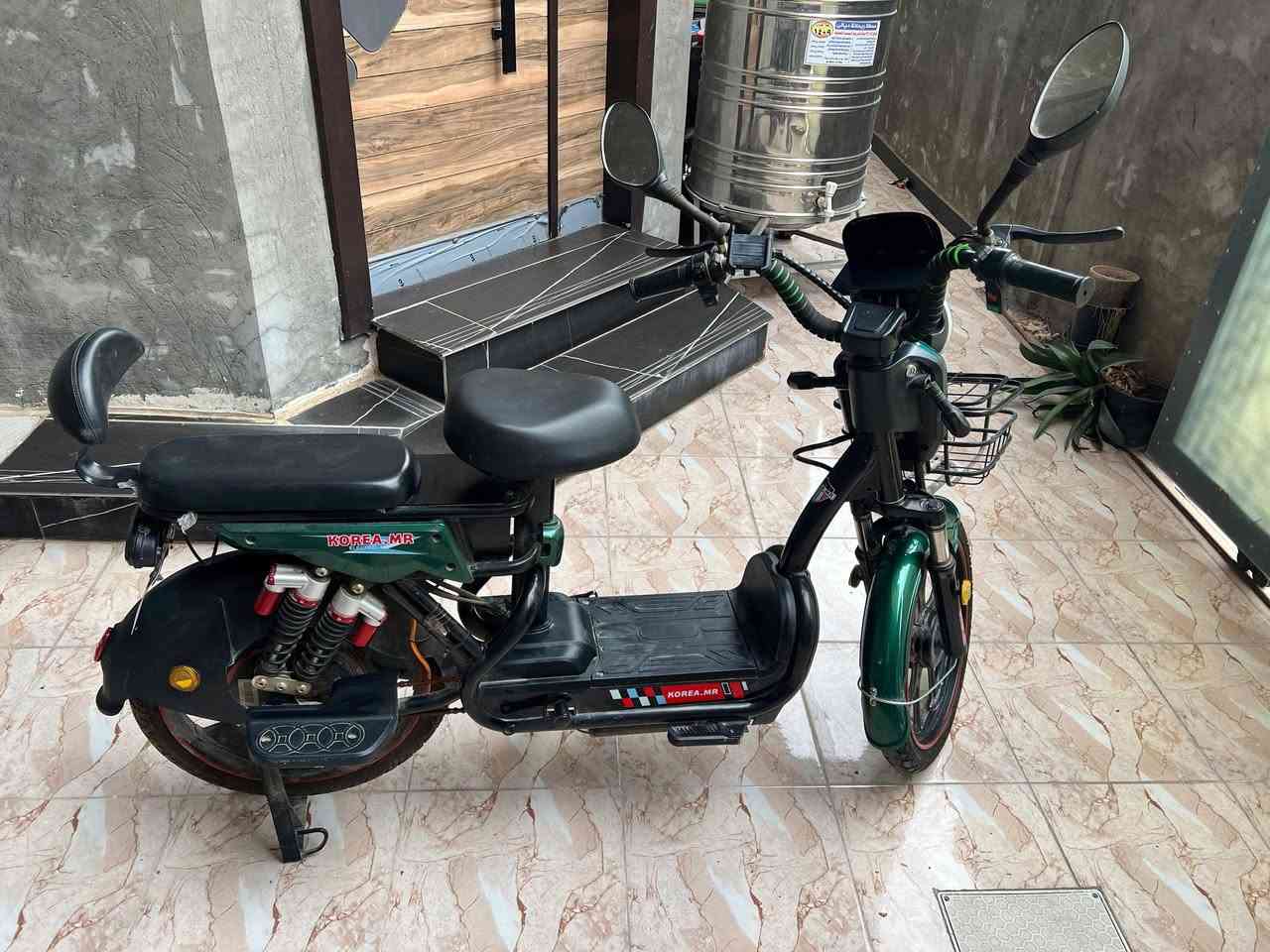 السلام عليكم
دراجة شحن للبيع استخدام شهرين السعر ٤٥٠ وبيها مجال المكان خرنابات   ***********
