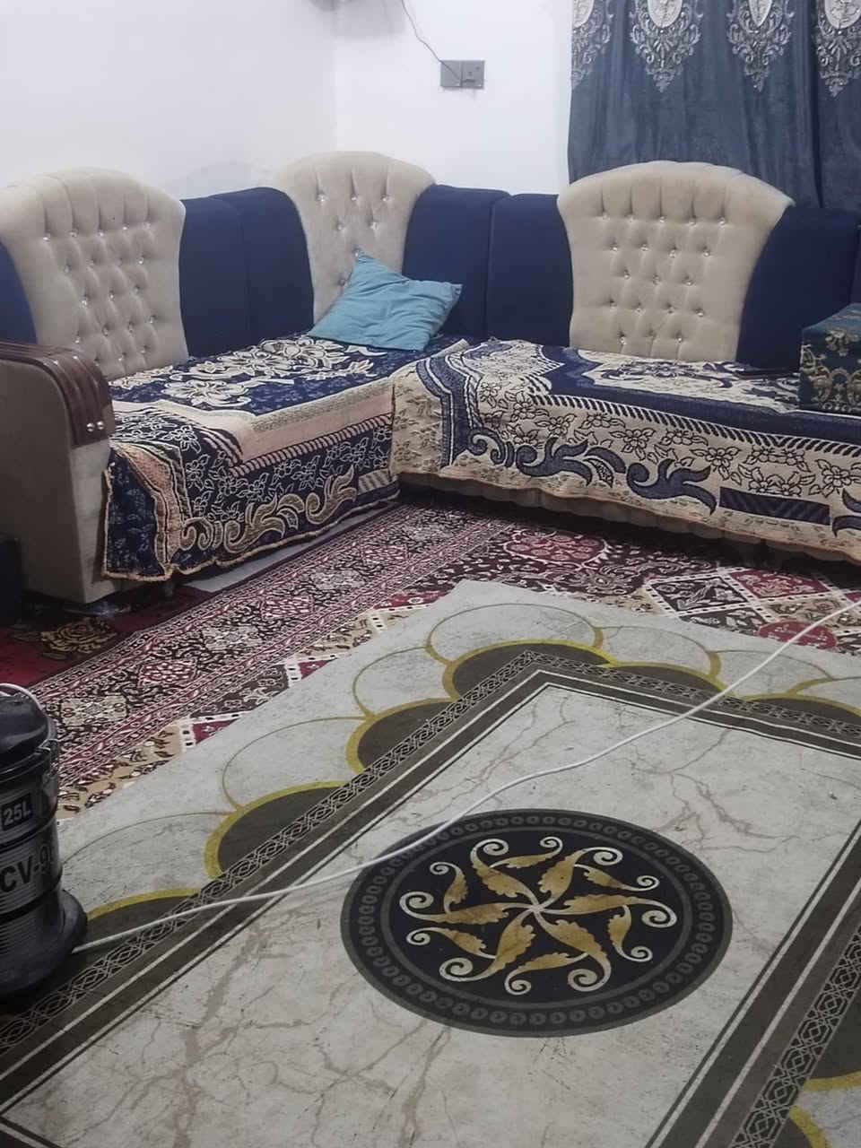 دار للبيع طابو صرف مساحه 200م يتكون من4نوم و هول وستقبال ومطبخ وصحيات ارضية كاشي صب مسلح العنوان حي المهندسين خلف مدرسة النجوم شارع عريض للاستفسار الاتصال ***********
***********
