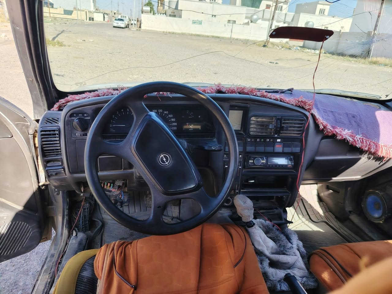 السلام عليكم سياره اوميكا موديل ٨٨ محرك معمر جديد رايمن محور كابريته كورلا حيل اقتصاديه كير محرك شرط رقم نينوى كمرك مدفوع وكاله عامه من الشرعي باركود  السعر 14 وبيها مجال قليل لل شراي ***********
