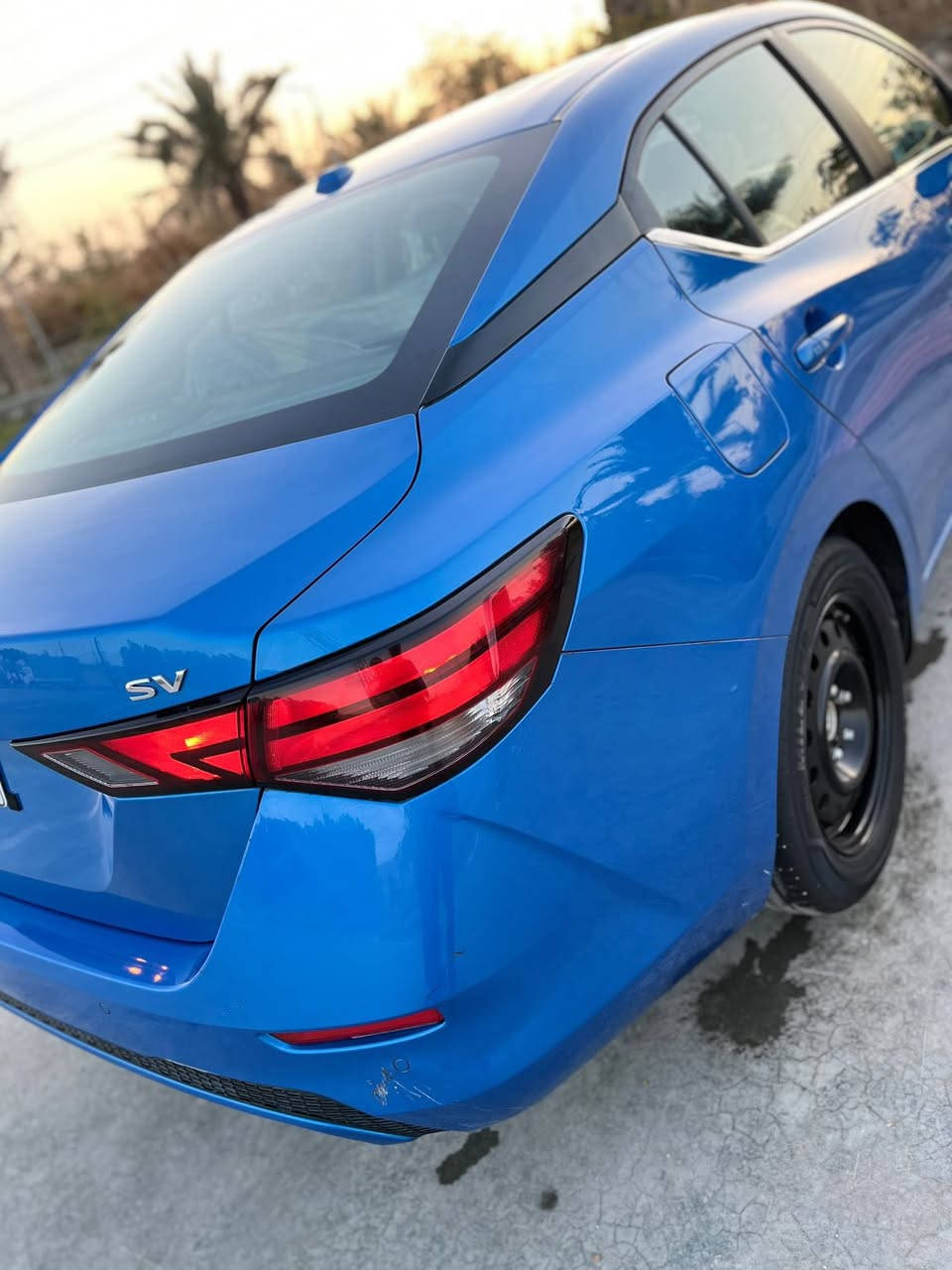 السلام عليكم ˛ يا الله
للبيع نيسان سنترا موديل 2024 وارد امريكي
العداد 50km بعدها زيرو السيارة 
رقم الشاصي 3N1AB8CV9RY298963

المواصفات: 
فئة SV لون ازرق جويتي المميز
بصمة تشغيل ،ودخول ذكي بصمة ابواب . 
رادار امامي وخلفي وجوانب. 
كاميرا خلفية دوار . 
حساسات. 
نقطة عمياء. 
مانع انزلاق. 
فول تحكم استيرن. 
نظام ECO. Sport. Normal
نظام توقف ذاتي . 
لايت led
شاشة تدعم carplay 
تحديد مسار
مثبت سرعة
محرك 2000cc
ومواصفات اخرى كثيرة. 

جميع إرباكات السيارة سليمة وبلادية. 
شاصي السيارة سليم 100%100 شرط الفحص. 

السيارة اني مستوردها ومصلحها بيدي تعتبر كلين تايتل فقط دعامية امامية شادلها بلادية مو تجاري

سيارة عَنْ تجربة شخصية بيها سلاسة بالقيادة وثبات بالشارع وصرفية بانزين ابدًا مابيها وبانزين عـاديّ بدون ﺎَيّ دوانز 

مبدل هايدروليك الكير ودهن المحرك من شركة امزويل وتايرات جدد

السيارة فحص مؤقت تترقم بغداد ﺎَو جميع المحافظات 

سعر 139$ انسب سعر بالسوك 

للاستفسار عن السيارة الاتصال على الرقم او مراسلة عن طريق الواتساب 
اتصال ***********
واتساب فقط ***********
