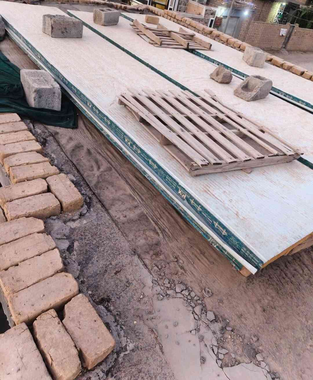 سندويش للبيع 6قطع.   طول6متر    سعر المتر 8ونص ناصريه سديناويه  ***********
