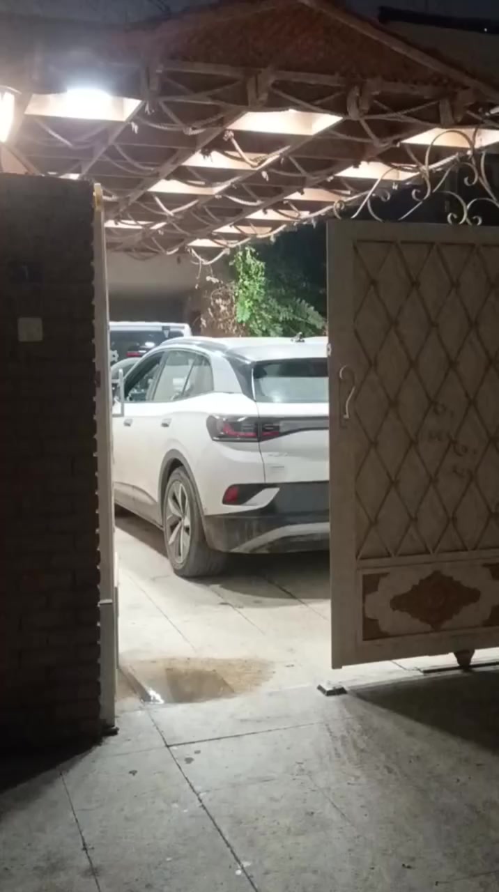 دار تجاري للايجار في اليرموك ثالث عقار عن شارع الشواف ، مساحته 350 متر  ( ايجاره 45000 وقابل للتفاوض) 

الدار طابقين ويحتوي على :  6 غرف و 2 خدمات 

للتواصل: *********** ، *********** .

#عقارات_العراق #عقارات_بغداد #سجاد_الوائلي_للعقار #عقارات_بايسيلا #بايسيلا
