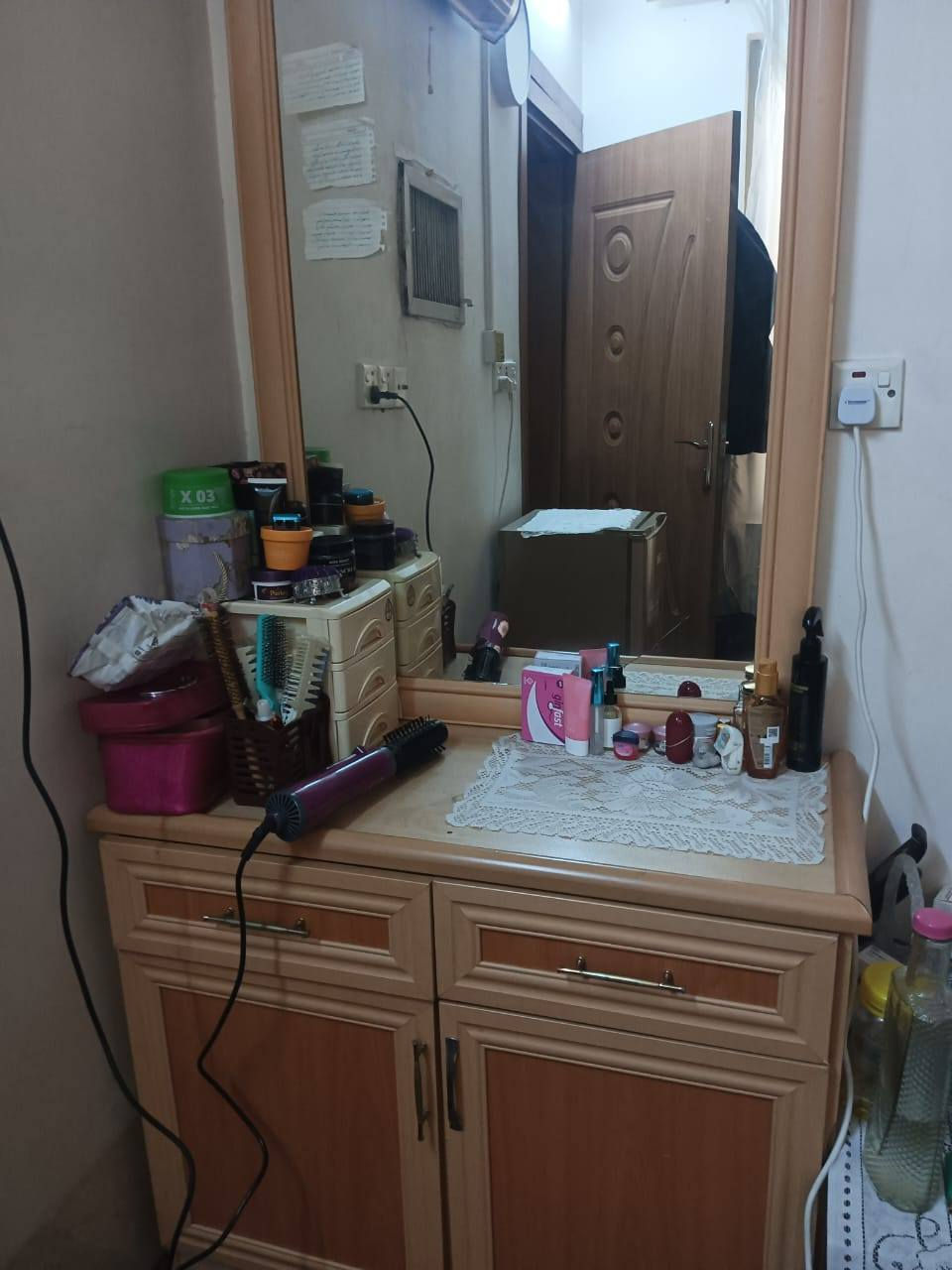 أغراض بيت للبيع...
كاونتر وكنتور سليماني سعرهم 300 الف
كنتور سليماني وميز تواليت سعرهم 100 الف

للتواصل رقم وات ساب ***********
#مكلفه_بالنشر
