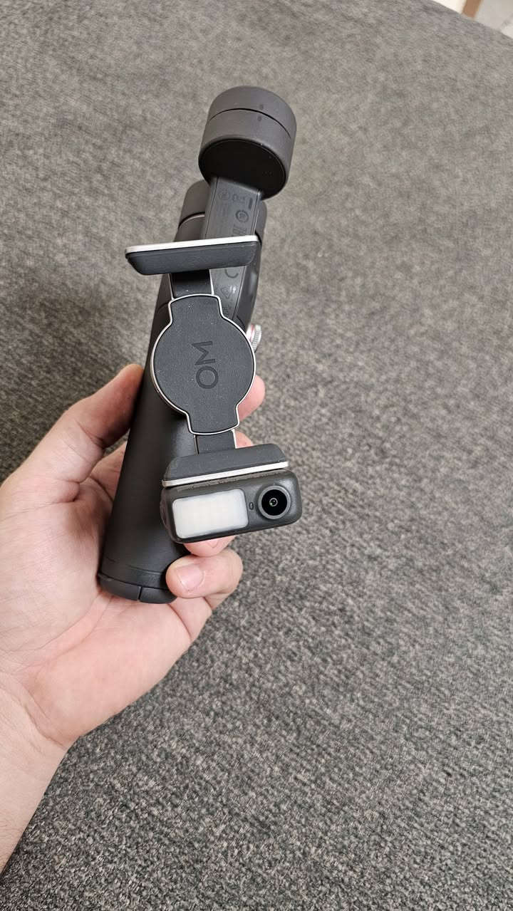 Dji osmo 7p للبيع
مثبت هواتف للتصوير الاحترافي نظافة ١٠٠ بالمية مستخدم قليل جدا
تفاصيل خاص او واتساب ***********
