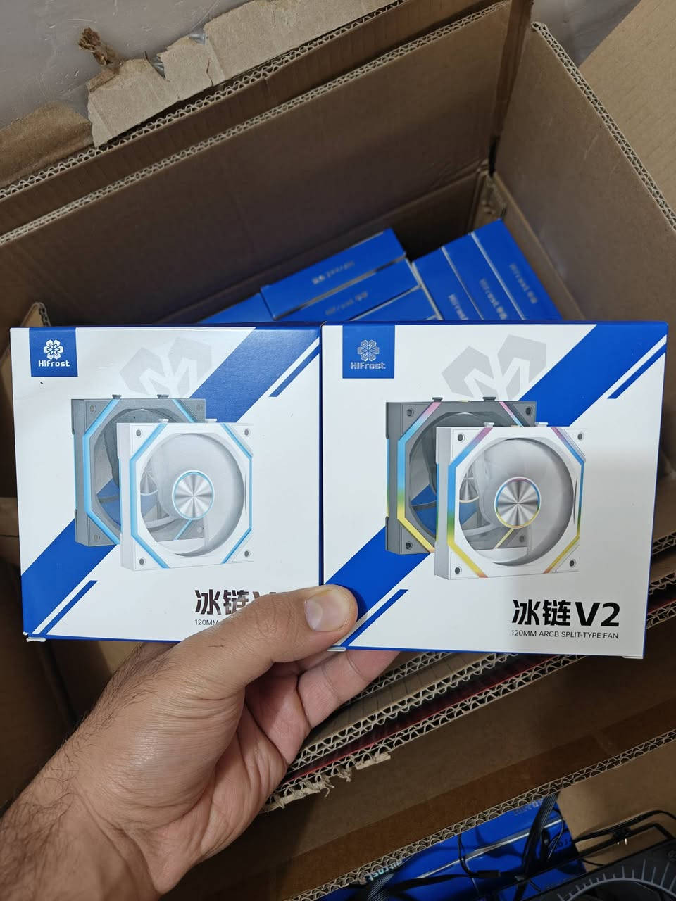 السلام عليكم وتحية طيبة
متوفر مراوح تركيب من Hifrost 
سرعة المروحة 1800RPM 
فول RGB 
متوفر لون أبيض وأسود 
ومتوفر فورورد ورفرز
كل كت 3 مراوح وكيبل واحد
سعر الكت 35 الف


**إذا كنت صاحب هذا الإعلان وتريد حذفه لأي سبب، رجاءا أرسل رسالة إلى الدعم الفني**