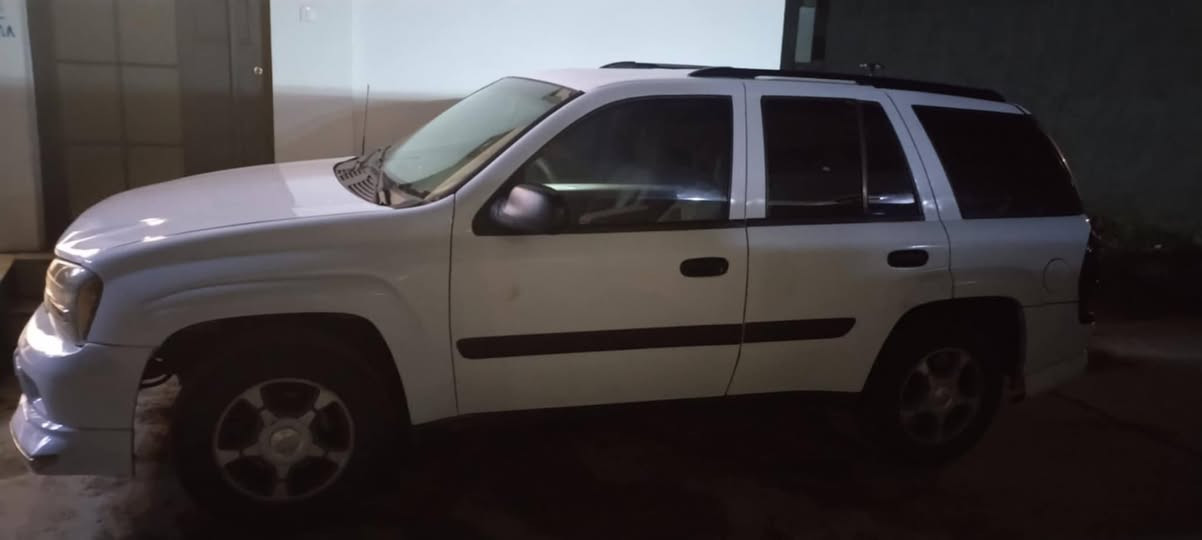 بلايزر 2005 للبيع مال مزاد شرط الترقيم بيها كتاب من وزاره الداخليه كير ومكينه بطه 3000 في في تي وطخم وتايرات وزنون وشاشه  كلها جدد السياره متعوب عليها السعر 63 وبيها مجال قليل وترهم مراوس مكان السياره موصل غير متواجد على الفيس
***********
***********
اتصال و واتساب
