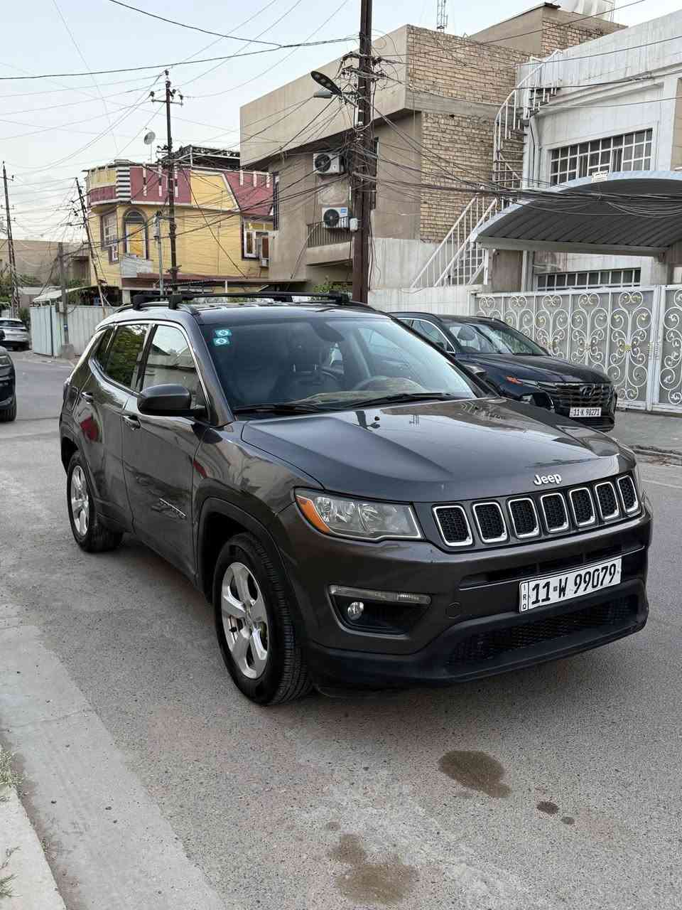 جيب كومباس 2018
لاتليود
رقم بغداد دولي باسمي 
بدون ايرباك قطعه وحده صبغ
جاملغ خلفي 
موصفات 
شاشه جبيره
كسري كهرباء
كشنات جلد
تو ويل 
سستم سماعات
باب خلفي  كهرباء
وبعد اكو هوايه موصفات
ماشيه 104 m
سعرها ب125 ورقه وبيها شي بسيط
مكاني بغداد سبع ابكار
***********
