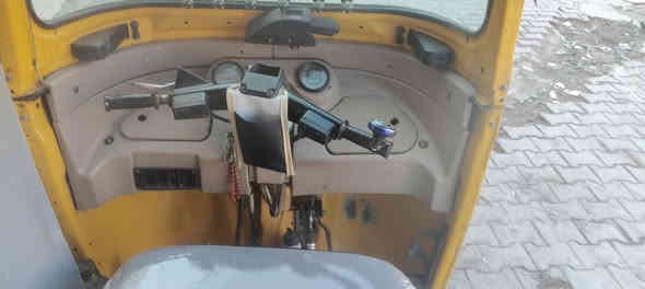 السلام عليكم تكتك موديل 20 تكتك خير من الله  مرقمه رقم و سنويه اكفلك مكينه و رقم و كشر شوفت عينك. تكتك مرتبه حلوه جاهزه اي عطل ما بيها اي نقص ما بيها. سعر خاص. بغداد الحبيبي***********
