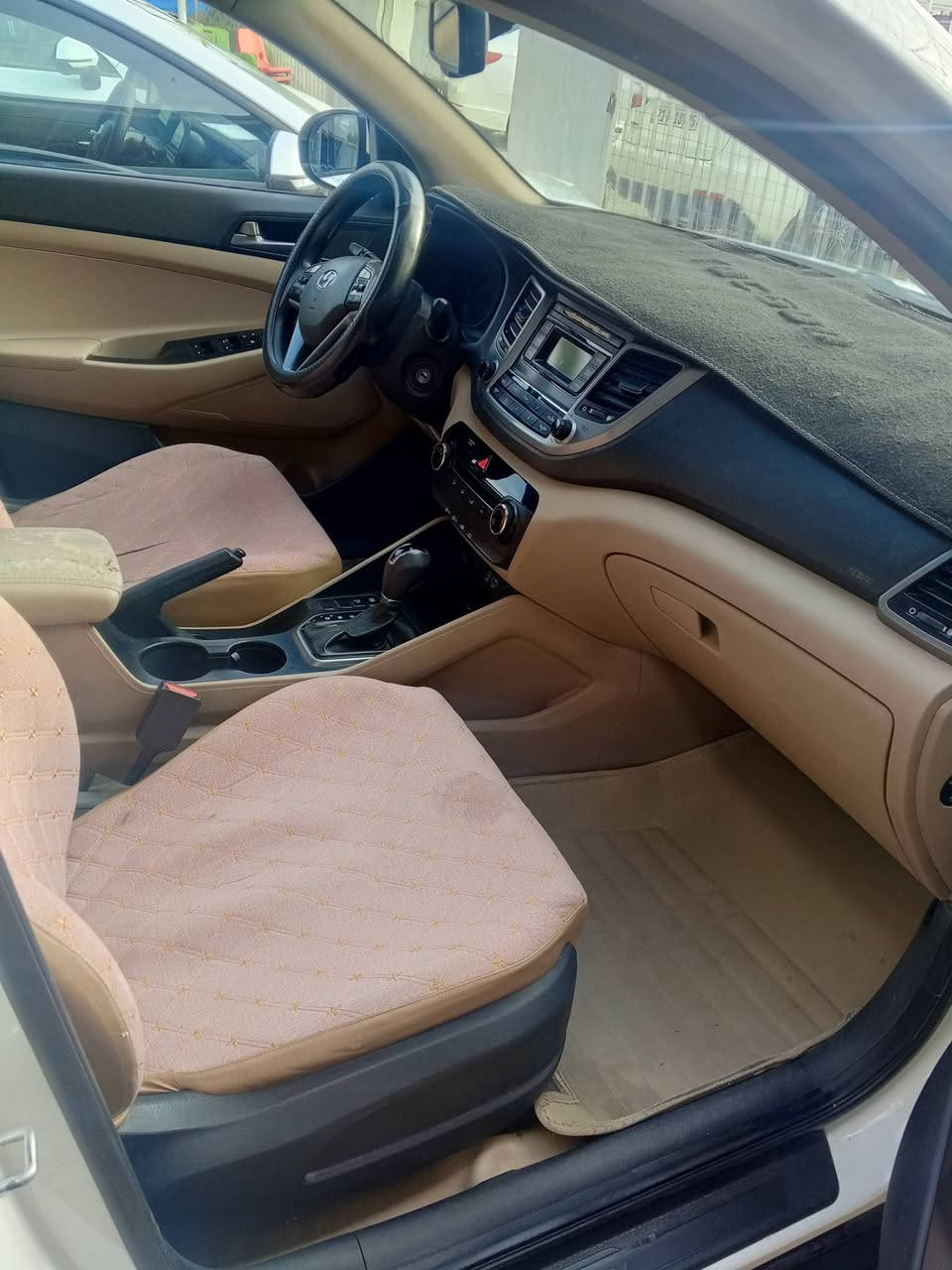 توسان خليجي 17 رقم بغداد 
السيارة كارتون 
 \الصبغ مأشر على گد التأشير بالصور غير هذا ماكو  
مكينة 2000 دوش مفتوح قبق فقط 
تخم تاير حدادية تبريد كله جديد 
مكان كربلاء 
***********
السعر 165
