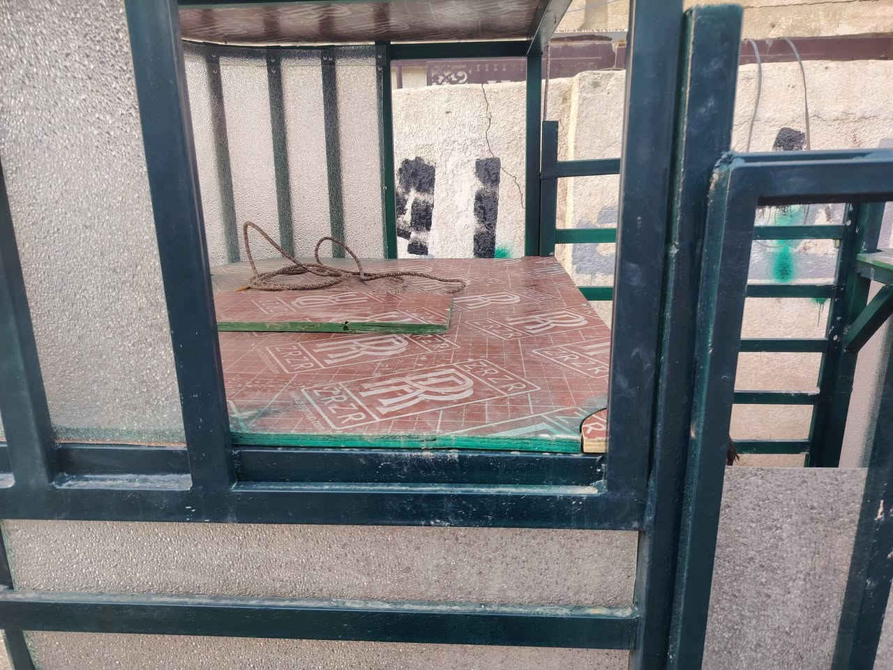 عربانه للبيع تشيل ١٠ سماعات
شغل درجه اوله حديد ثقيل
سترين مو هوك
مكان حله
السعر خاص
قياسات الطول ٢٧٠
العرض ١٢٥


**إذا كنت صاحب هذا الإعلان وتريد حذفه لأي سبب، رجاءا أرسل رسالة إلى الدعم الفني**