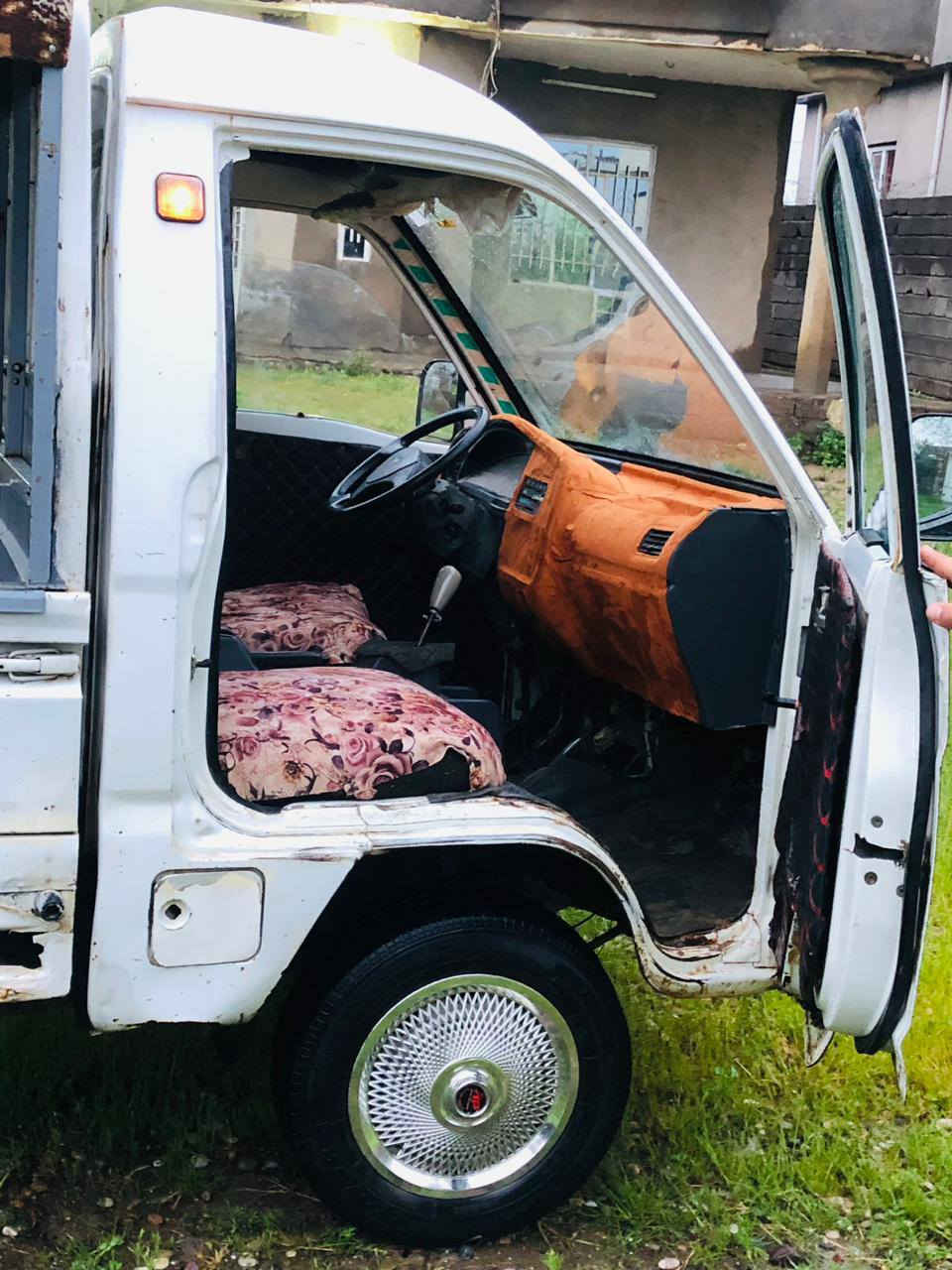 السلام عليكم سياره فاو 2006 للبيع
محرك جديد بالكارتون ما صارله شهرين من شديته 

صدر جديد شرط طبه 
فلنجات +دسكات كلهن جدد 

طخم تواير صارلهن شهرين من شديتهن

السعر 16وبيها مجال 

للاستفسار ***********
