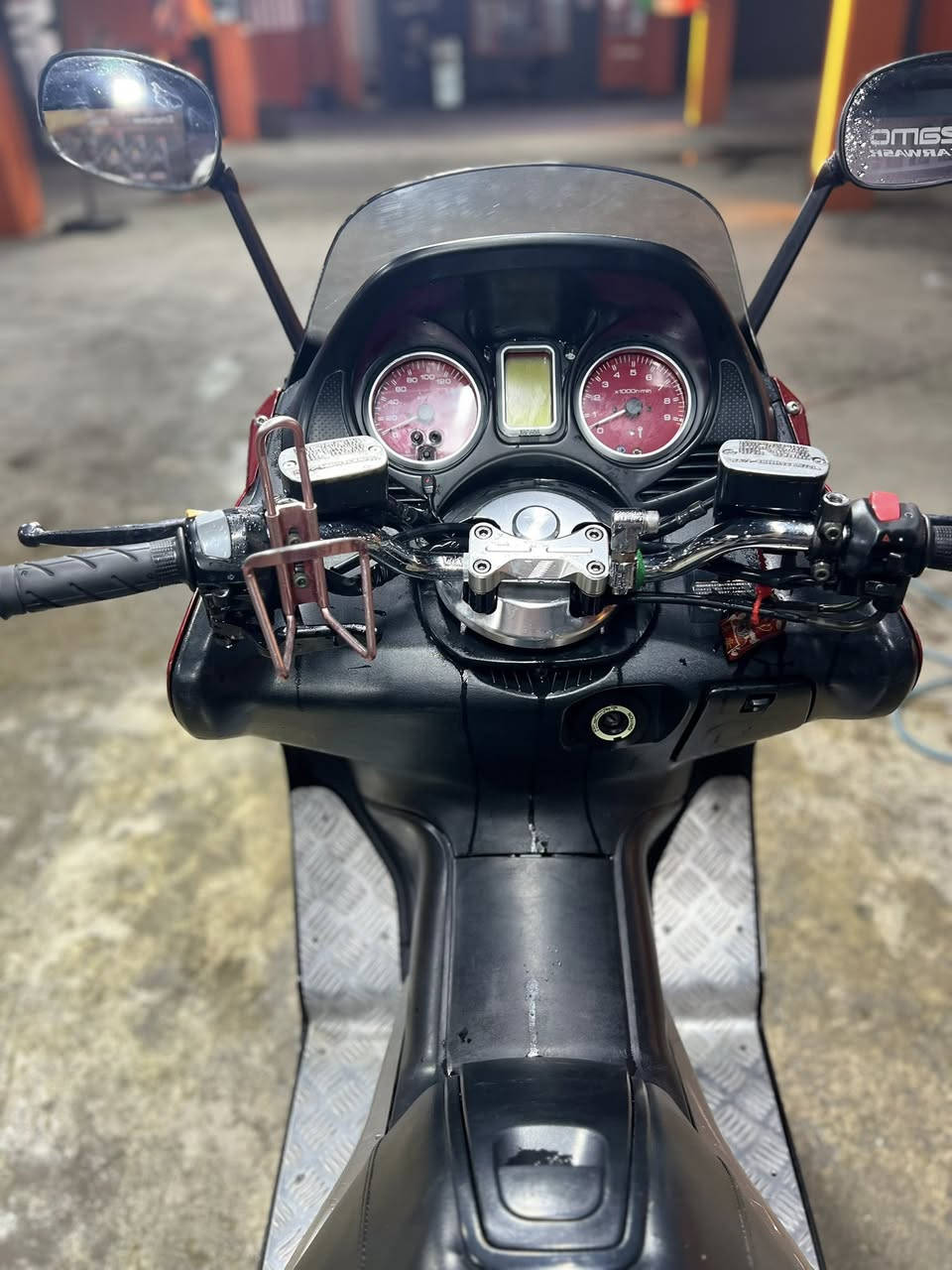 السلام وعليكم اقره المنشور يله تخابر
تي ماكس 2008 للبيع 
دشبول احمر 
الممشه 50 الف 
الدراجه بحاله الوكاله 
برغي نقص ماكو جيب وياك 70 فيتر 
اي ستفسار ***********
