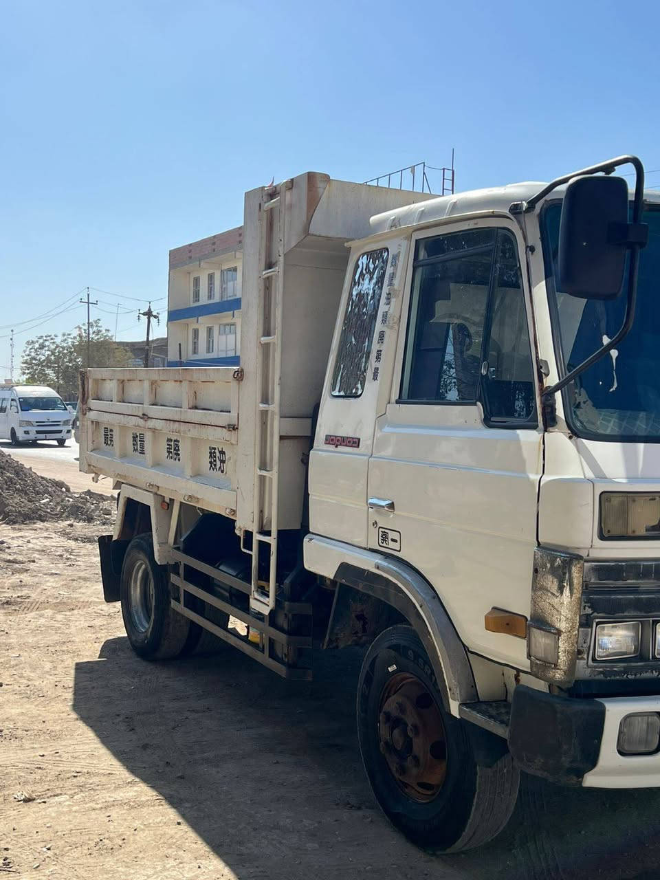 كنتر نيسان للبيع 4 طن ***********
