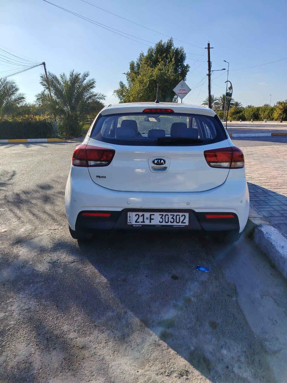 السلام عليكم
للبيع كيا ريو 2018 خليجية رقم سليمانية

السيارة حيل نظيفة ماشيه 95كيلومتر وارد خليجي مكينة 1400 بيها نص الجاملغ الخلفي صبغ فقط الباقي كله مكفول وعلسونار 

مواصفاتها حلوة ومعروفة السيارة/كروس سرعة مانع انزلاع ABS حساسات خلفية بلادي اربع جام كهرباء وباقي المواصفات المعروفة

السيارة كير مكينة مكفولات تدفئة تبريد كلها شغالة حدادية  جديدة وخير من الله السيارة مابيها كل نواقص لحمدالله حته كلوب جيك مامشتغل ونظيفة ومداريها حيل رقمها سليمانية باسمي هزة سنوية ارقام كله جديد متحتاج كل مصرف تريد تحويل وكالة حاضر مكاني بغداد  
السعر 115 وبيها مجال
*********** بي واتساب وموجود بكل وقت
