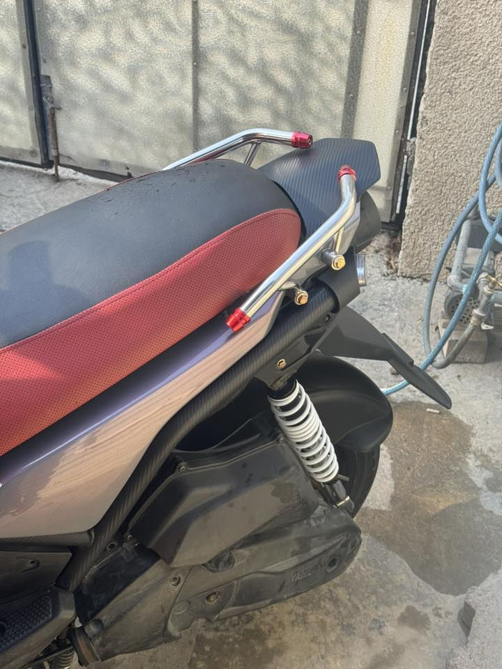 سكنس جبلي موديل ٢٠١٤
انطيكياهن ليكدام حتى تعرف.

سعرها ٩٧٥ /العنوان بغداد الاورفلي

الدراجة اول متشغلها وهية باردة بيها دخان ابيض 

ورة متحمة يروح الدخان

الدشبول شغال لاكن عداد السرعة والطوافه ميشتغلن.

قمجي السكليتر مو مالتها يچلب.

غير هيج ما بيها

بوشة ٥٨.٥ 

سلف رياضي

نوزل ٨ زروف 

كلج رياضي اصلي من شركة TwoPro

شلعة ومعدل 

تغليف كاربون فايبر بچم / شاصي /الذيل/ جاملغ امامي

عليها ادامه كاملة من نوزلات وفيتيم دهن الدراجة ودهن الاكسل

وزوج تايرات جدد

بانزين فقط سوبر / محسن /العادي مشايفته .

اكفلك سرقة عشائريا وقانونيا 

متواجد وتساب / ***********
