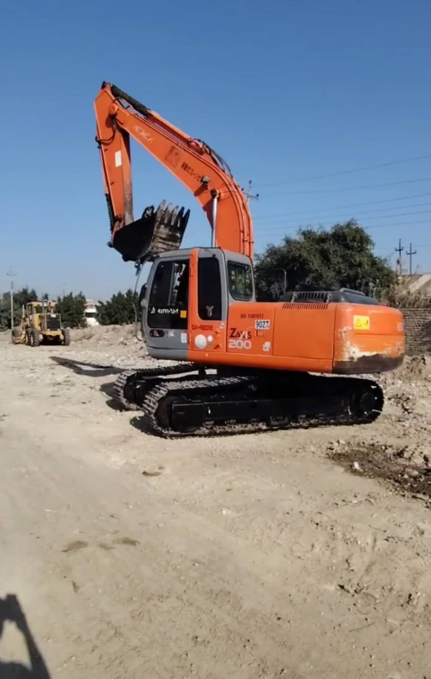 البيع حفارة زت موديل 2003 مكفولة رقم واسط بسمي مكاني عماره ‏‪***********‬‏
