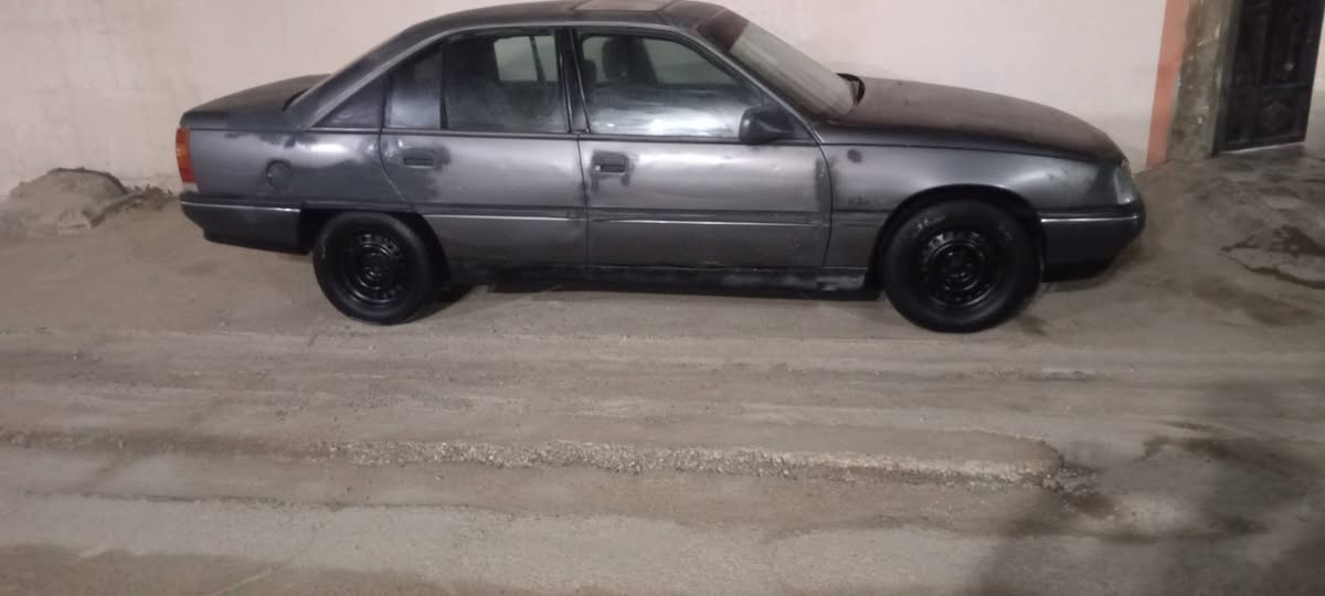 ‎ئو بل ئومگا  موديل ١٩٩١رقم كركوك دفتر بنزين هه يه جوار جام كا رب شه ش بستون  ***********7‎ كركوك, العراق
