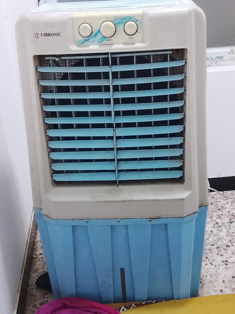 مرحبآ.
عندي مبرده وثلاجه للبيع المبرده سعر 150 الثلاجه 125 بيهم مجال  رقمي الي يريد يتواصل واتساب والخاص مفتوح. ***********.
