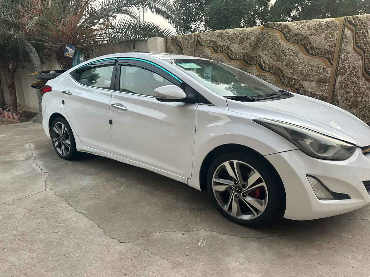 السلام عليكم
النترا 2014 خليجي 

كير محرك حلوات 

حداديه جديده 

تخم تاير جديد 

رقم انكليزي تحويل مباشر 

السعر 105

***********
