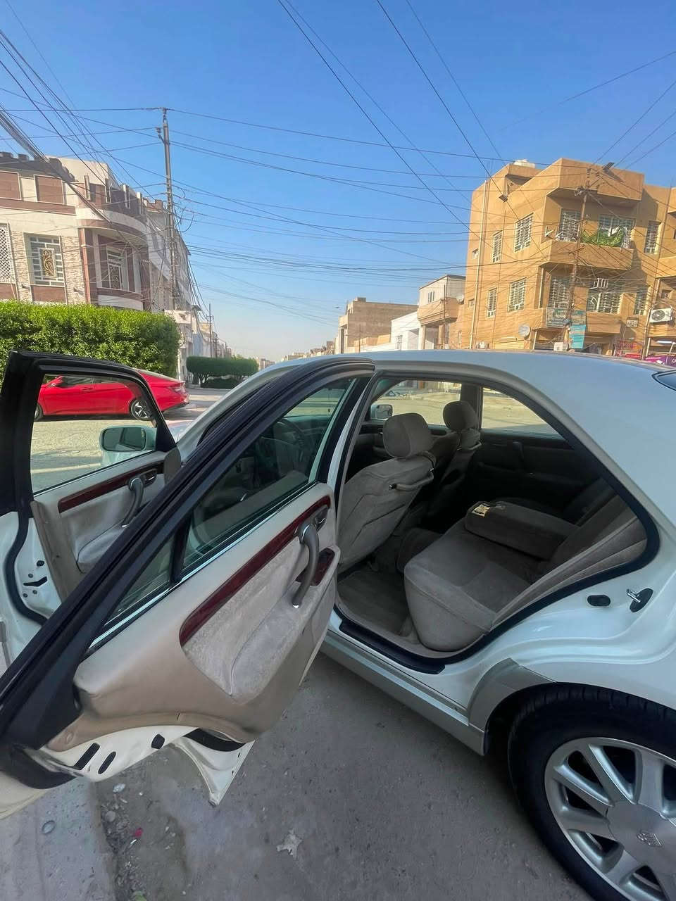 السلام عليكم
كراون ملكه 👑  2002 
للبيع فقط 
كرستال اصل 
دكمتين 
اربع كشنات كهرباء 
مكينة D4 مكفوله 
السياره مكفوله كفاله عامه كير ومكينه ونقل جثه وكص 
رقم دولي 
تحويل ملكيه مباشر بأي مديريه مرور 
نقص السياره تبريد يفصل 
وabs فقط
ينقصن من سعر السياره  
السعر 130$ وبيها مجال بسيط 
الاتصال على رقم الهاتف 
***********
