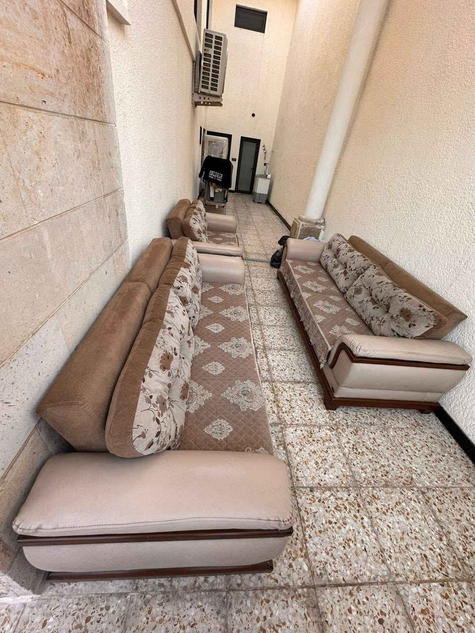 السلام عليكم تخم ونص للبيع تسكام سعره مليون ونص مكلف بنشر ***********
