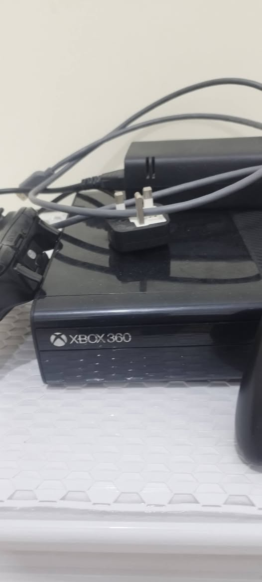 اكس بوكس 360 سوبر سلم
كامل جيب واشد 
150لعبه 
 جوستك عدد 2 لا سلكي 

عنوان    سوق الشيوخ 
السعر 75قفل 
هاتف ‏‪0786 611 5473‬‏
