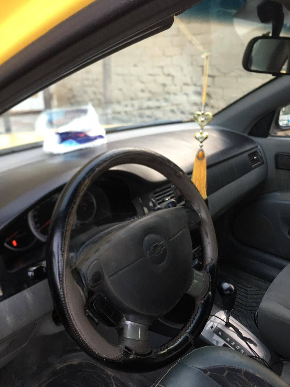 السلام عليكم اوبتره 2011 صفره شركة السيارة رقمها صدامي 
محجوزة مصرف عندي بيها وكالة عامه وابيع ادوات على وكالتي السيارة نظيفة خير من الله وجاهزة من كل شيء مكان السيارة ذي قار  مركز سعرها $42 وبيها مجال للطيبين ***********
