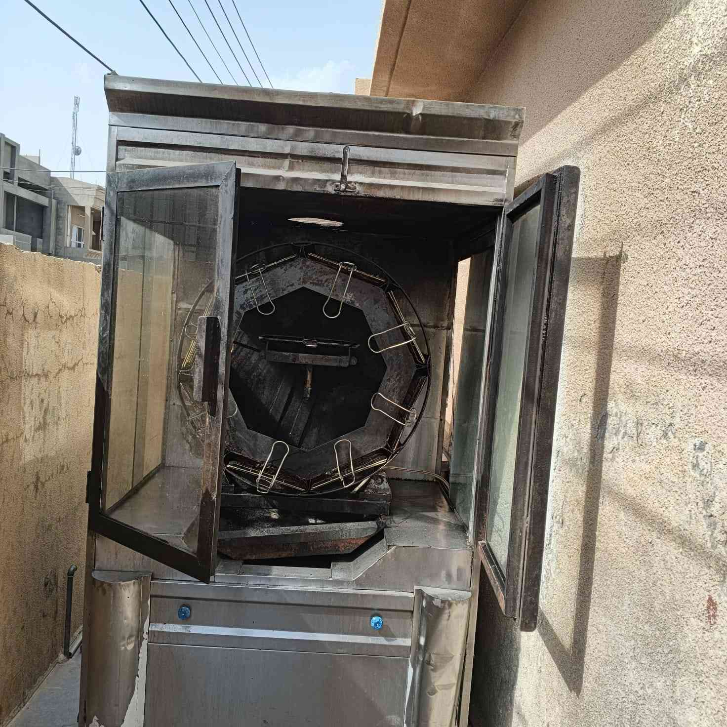 غراض مطعم شويا فحم + محشي موجود + ميزه مقبلات  رقمي ***********
