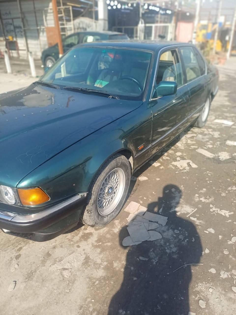 السلام عليكم السياره بي ام موديل 92 نظيفه خير من الله بيع او مراوس ***********
