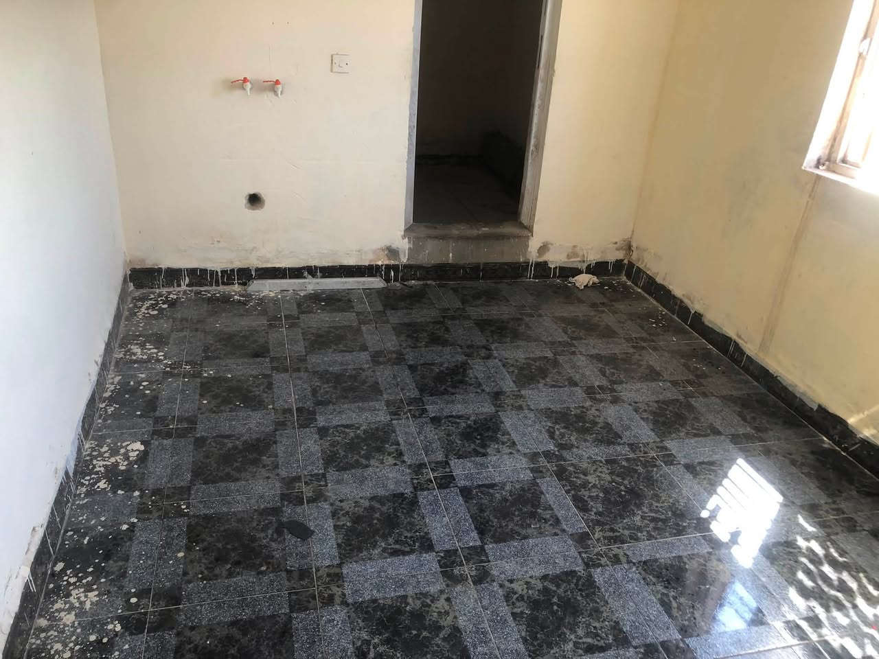 شقة للايجار ***********
