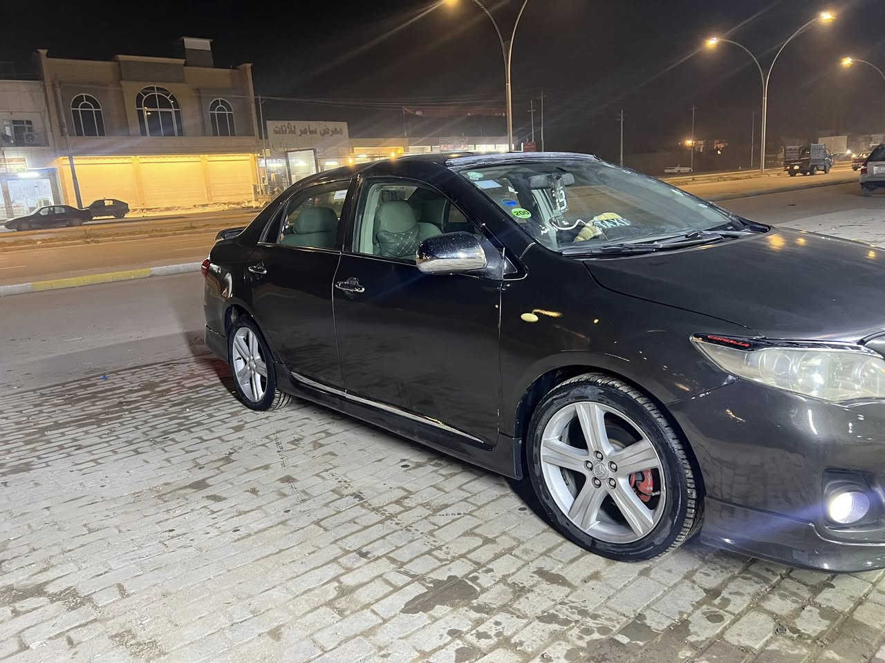 سلام عليكم كورلا 11 محدثة 13 خليجية سيارة مصبوغة صبغ عام  بعدها ما مبولشة بس مصبوغة بس شرط بس جمالية شرط السيارة مابيها معجون غير بلتكمة الكدام الايمنة شبرين بس باقي سيارة مابيها معجون ابد سيارة احلا من الصور بجثير رقم اربيل شرط أترابك 200 إذا مو 200 مرجوعة سعر 110 وبيها مجال بسيط (***********)
