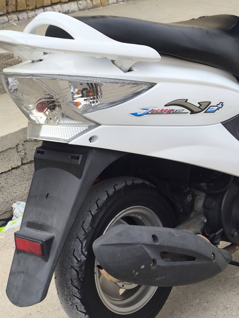 سلام عليكم دراجه كامكو في تو دراجه نضيف دراجه تخبل وبعدهي بل جيس  صاله 10ايام من طالعه الله شاهد دراجه شلعه ومعدل خير من الله دراجه موديل 16 طلعات وبك كرستال وكلب ومحرك 125 فحل مو نثيه دراجه كفاله عامه ختم واحد مكان رفاعي  سعره خاص او عله رقم ***********
