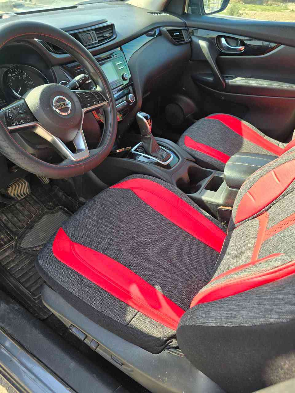 السلام عليكم
للبيع فقط نيسان روج سبورت موديل ٢٠١٧ فئة sv
المواصفات 
السيارة بصمة وتبريد بيانو منفصل تبريد قطعتين كشن السايق كهرباء محرك ٢٠٠٠ تو ويل السيارة كلين بدون حادث على ايدنه من اول ما دخلت ماخذها من شركة حيدر سيدار انارة داخلية led وضعيات قيادة مانع انزلاق السيارة ويل كب فول تحكم ستيرن شاشة معلومات و كاميرا وشاشة 
بيها طخة بسيطة بالجاملغ عكس السايق راجعه بارد 
وشخط بالباب نفس الجهة بالعراق 
السيارة نظيفة وحلوه وعلى ايدي واستخدام شخصي 
ماشية ٨٠ الف مايل 
السعر ١٤٣ ورقة وبيها مجال قليل 
للتواصل ***********
