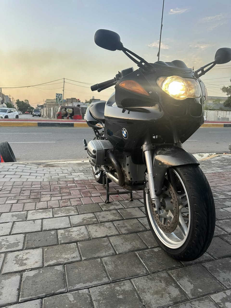 Bmw R1100s
ممشى الدراجة 27,000 الف كيلو
موديل 1998
الدراجة بيها نقوصات بسيطة بس العلامة مال Bmw على الستيرن
والاشاير الخلفية 
الجامة الامامية موجودة اني مشادها 
مكفولة مكينة وگير
تايرات امامي بريلي ايطالي والخلفي بريجستون
الAbs بي مشكلة بالماطور غير شغال
السعر المطلوب 25 
فقط مكاتبة قرار 48 تترقم


**إذا كنت صاحب هذا الإعلان وتريد حذفه لأي سبب، رجاءا أرسل رسالة إلى الدعم الفني**