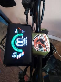 دراجة ار8 • ٥ بطاريات • نضيفه