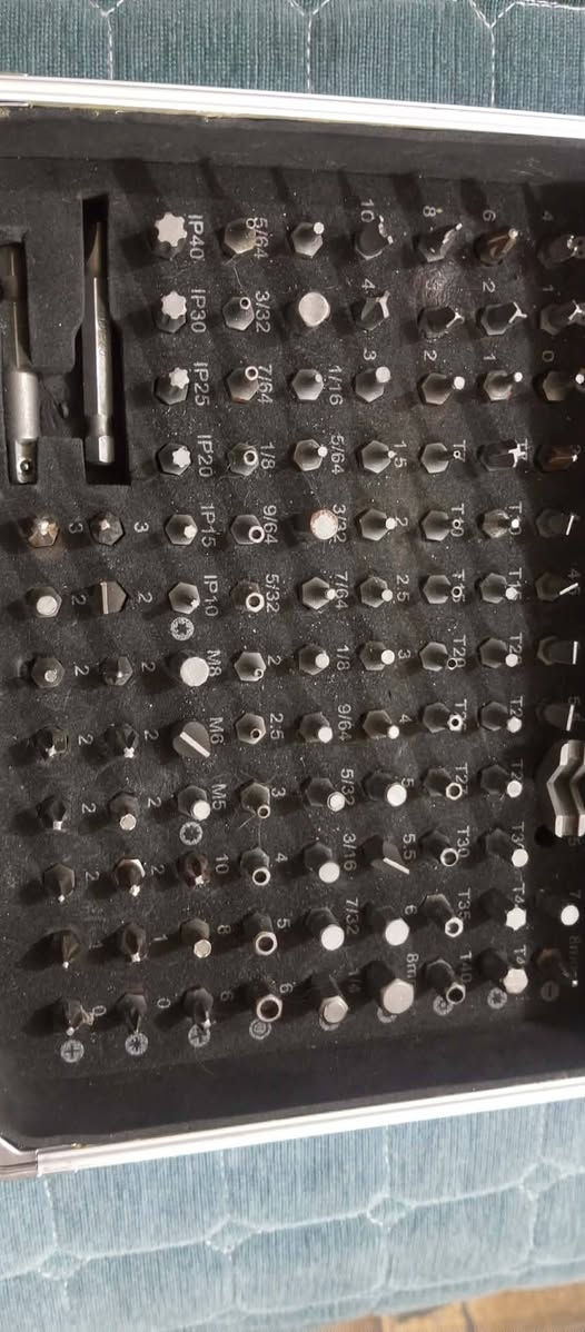 سلام عليكم دريل فيركس مع ١٠٠ لبه بجميع الشكال فقط نقص شاحن ٥ فولت السعر ٢٥ الف قطعه اصليه


**إذا كنت صاحب هذا الإعلان وتريد حذفه لأي سبب، رجاءا أرسل رسالة إلى الدعم الفني**