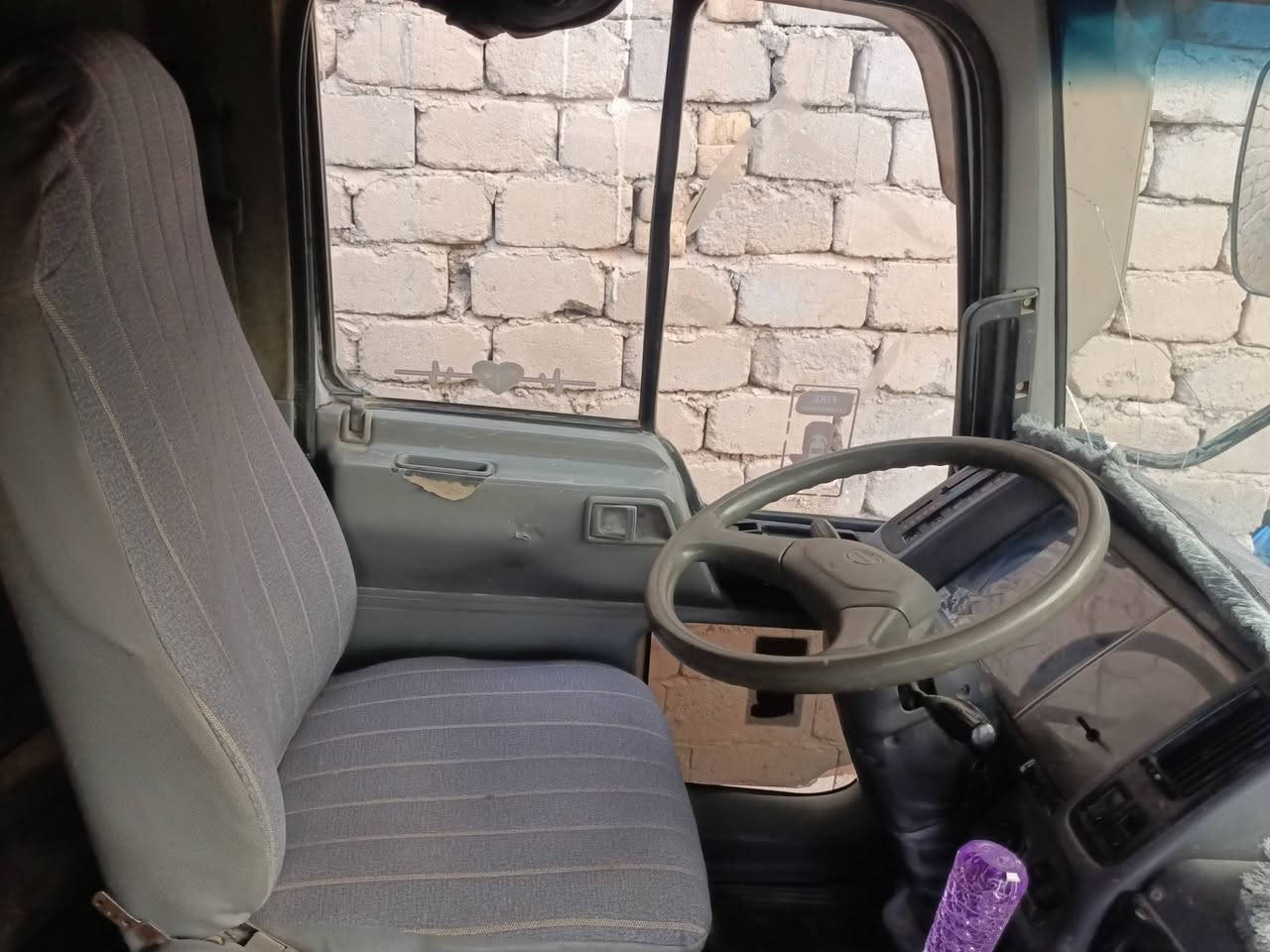 هينو ارنكر بحاله جيده مكينه وكير نضيفات اكسن بحاله جيده شاصي تحويل ثاني يوم بسمي هزه جديده شراي اتصل وبيك خير وتدلل ***********
